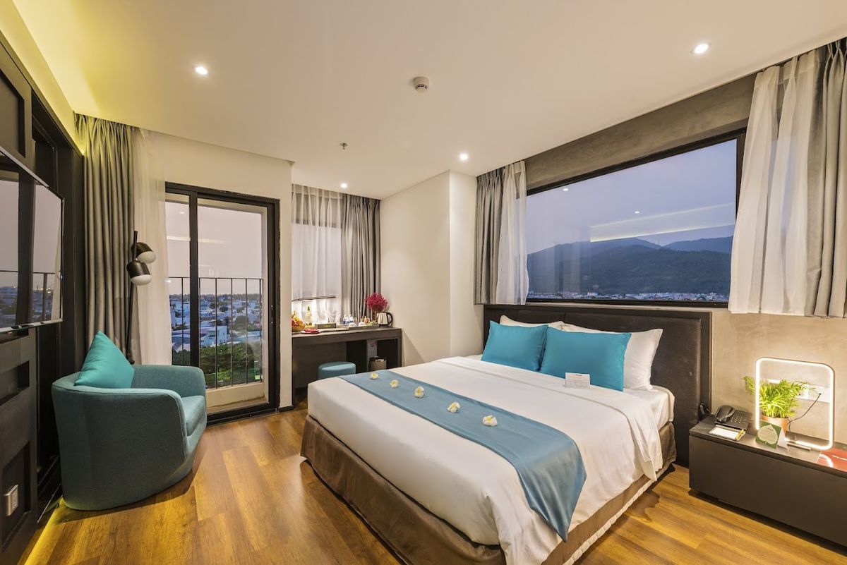 The Code Hotel & Spa pool and grounds in Da Nang City Centre