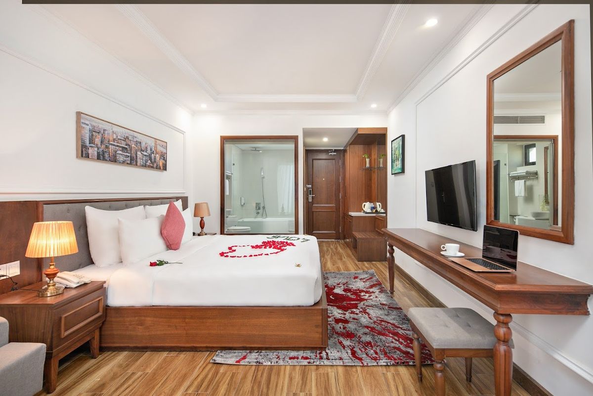 The Sail Hotel Da Nang pool and grounds in An Thuong