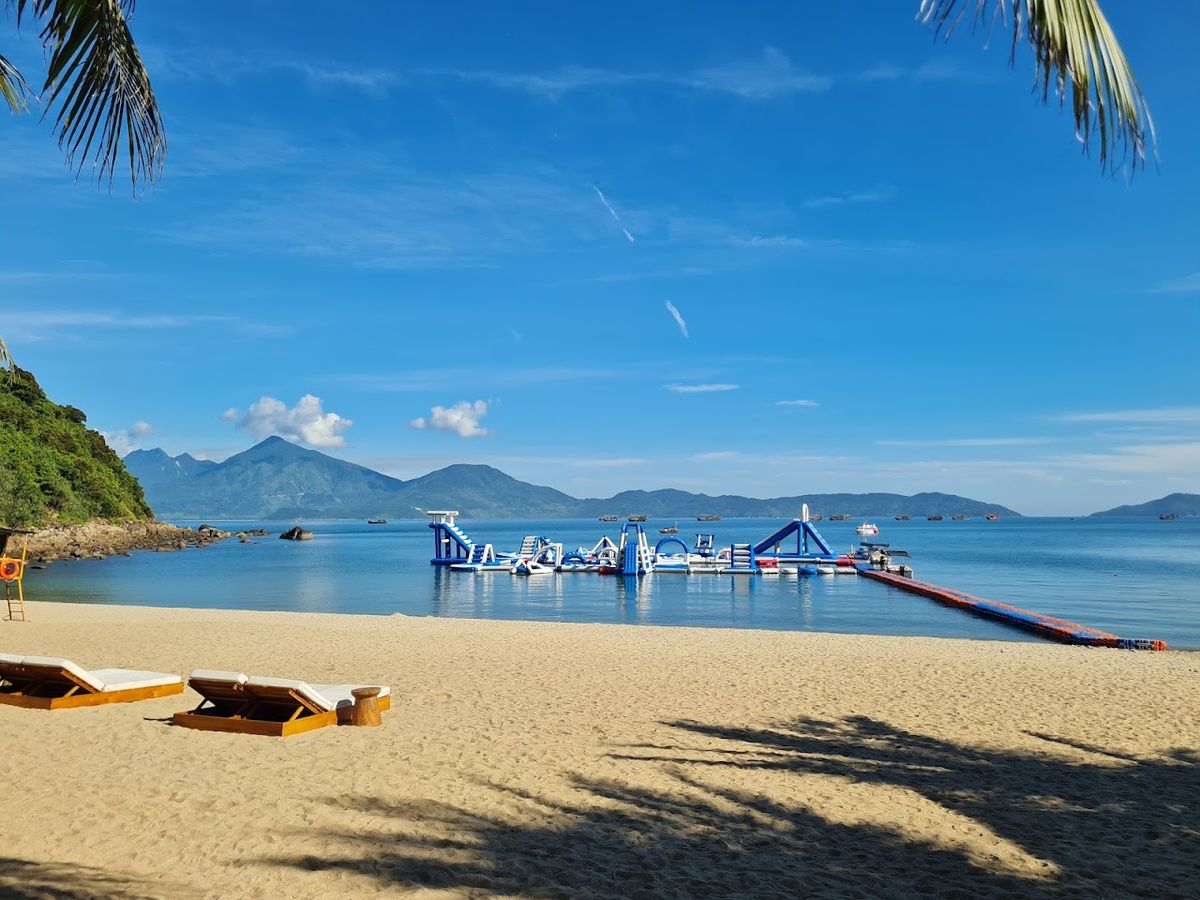 Tien Sa Retreat Da Nang pool and grounds in My Khe Beach