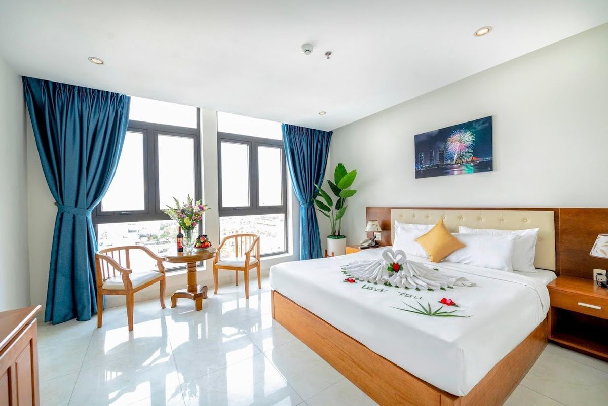 Toàn Thắng Hotel room interior in My Khe Beach